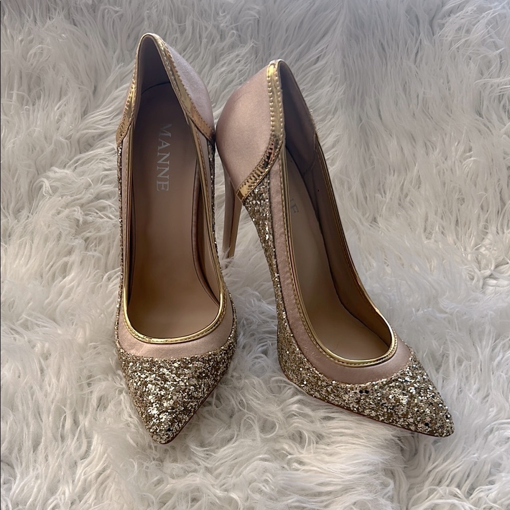 NWT! Manne Champagne and Gold Glitter Women's Heels - Picture 4 of 5